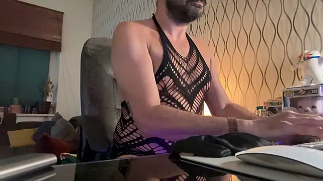tomz0819 XXX чат на живо