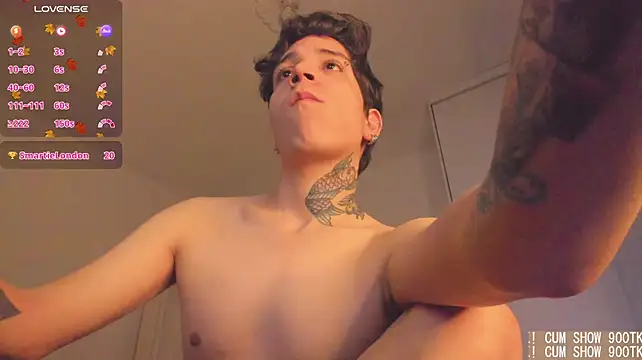 Michael_v77 Adlı Modelin Canlı XXX Sohbeti