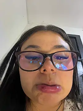 צ'אט XXX בשידור חי של alissonfernandez_