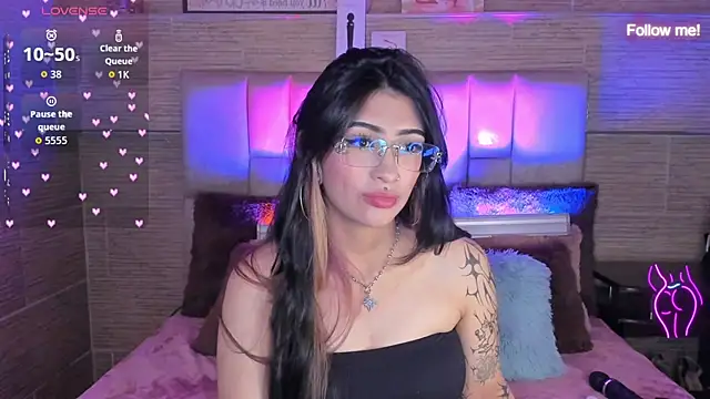 Chat XXX Live mia_devine_