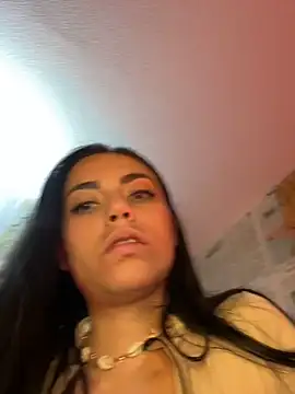 i_am_nina_ Adlı Modelin Canlı XXX Sohbeti