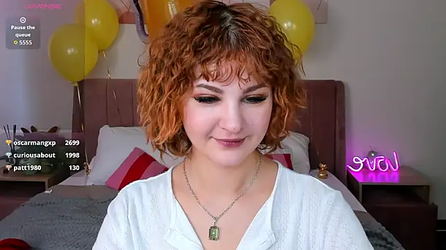 Kira__Fluffy Adlı Modelin Canlı XXX Sohbeti
