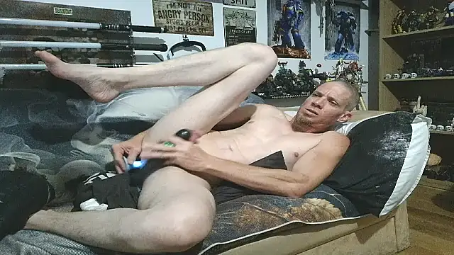 TomXXII's Live XXX Chat