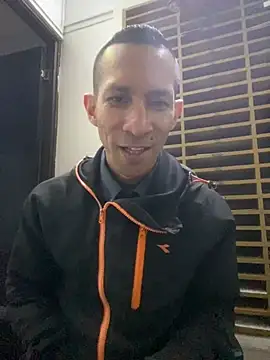 XXX chat uživo modela michael_close26
