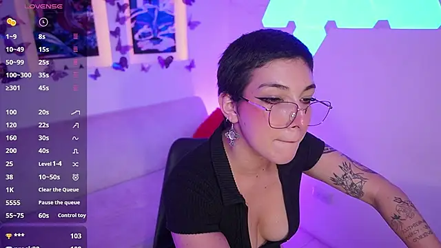 Živý XXX chat RogueRaveen