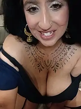 FaraGreen live XXX chat