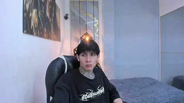 Cry_thereal élő XXX-chatje
