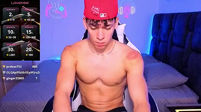 แชท XXX สดของ Luke_Muscle