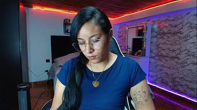 Camila_IRoose's Live XXX Chat