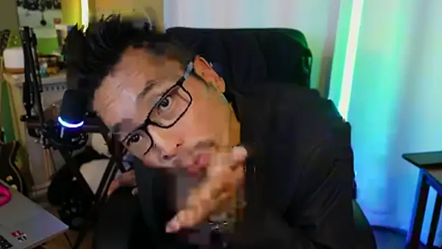 Chat +18 de Ghost11_11 ao vivo