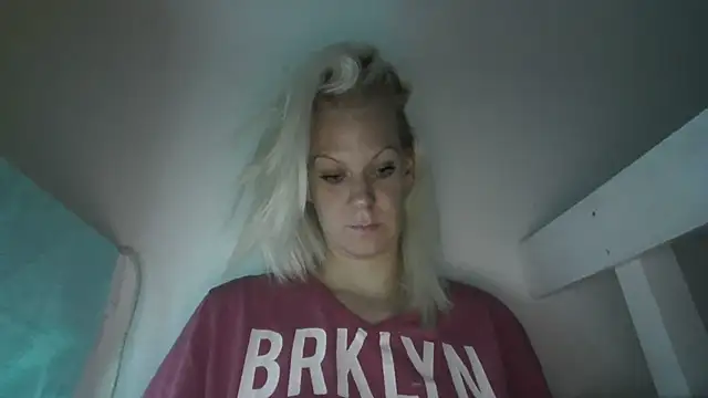 SlyLadyn Live XXX chat