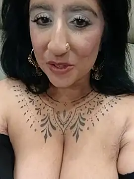 FaraGreen's Live Chat Room