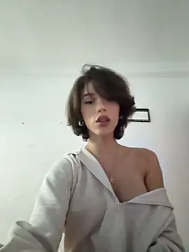 Carlita_cute XXX чат на живо