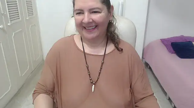 leonela_69 Chat XXX live