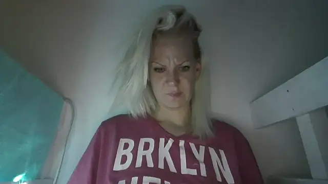 SlyLady's Live XXX Chat