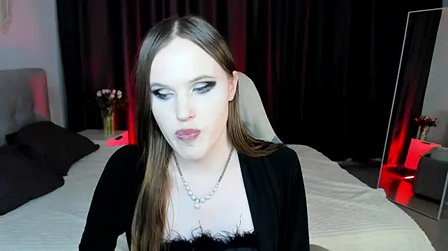 EffieMinki Chat XXX live