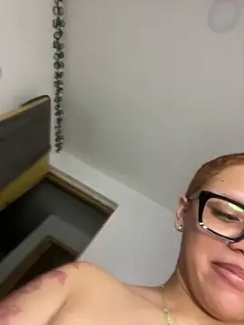 Czat XXX na żywo – Charlotee_