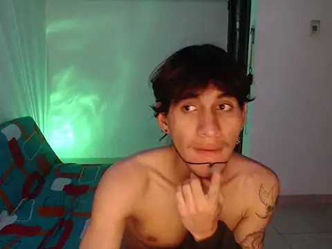ElliotAzert Live XXX-Chat