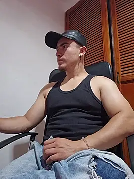 TouchDaddy4 Adlı Modelin Canlı XXX Sohbeti