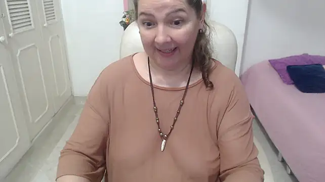 leonela_69's Live XXX Chat