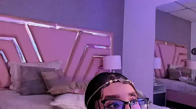 MayWesst's Live XXX Chat