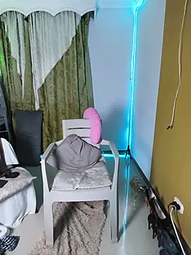 Rubi424 现场XXX聊天