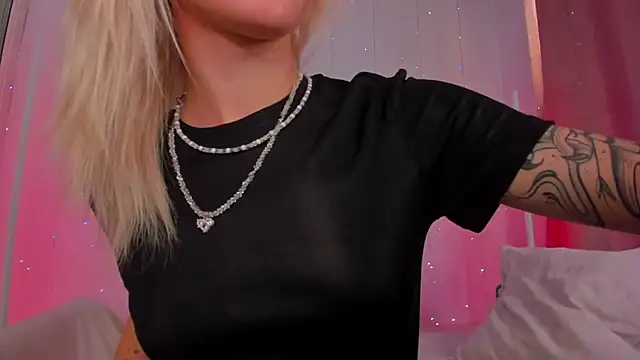 Chatroom XXX en direct de LisaFoxyMe
