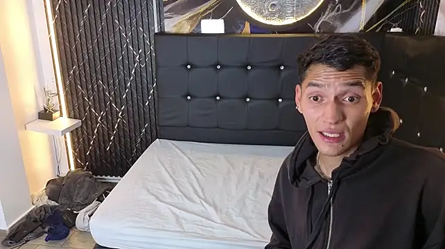 Chat +18 de RoyalSexx_ ao vivo