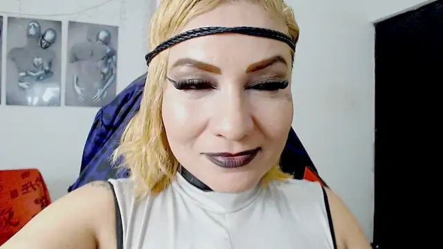 FranchescaSexy1 Adlı Modelin Canlı XXX Sohbeti