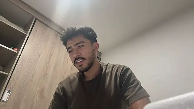 dam0n_fr0st's Live XXX Chat