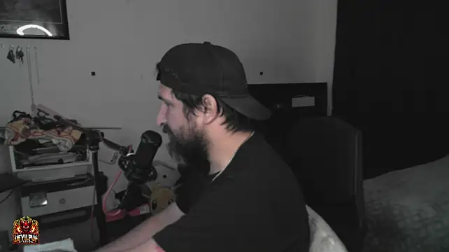 צ'אט XXX בשידור חי של DevilPup75_