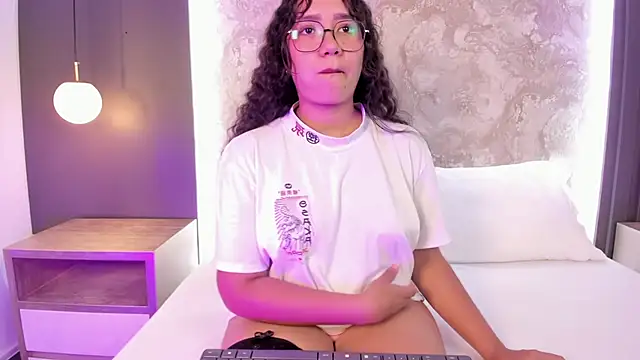 alysson_moon_'s Live XXX Chat
