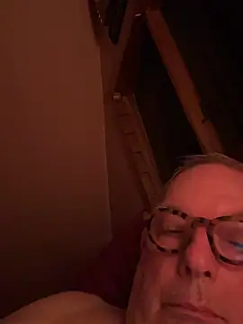 CharlieWeaver22's Live XXX Chat