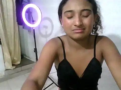 Sasha_sainn – Naživo XXX chat