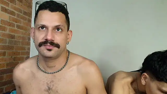Czat XXX na żywo – Benjamin_show