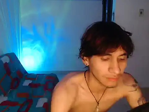 XXX chat uživo modela ElliotAzert