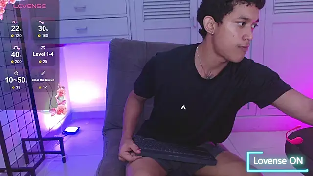 adan_222のライブXXXチャット