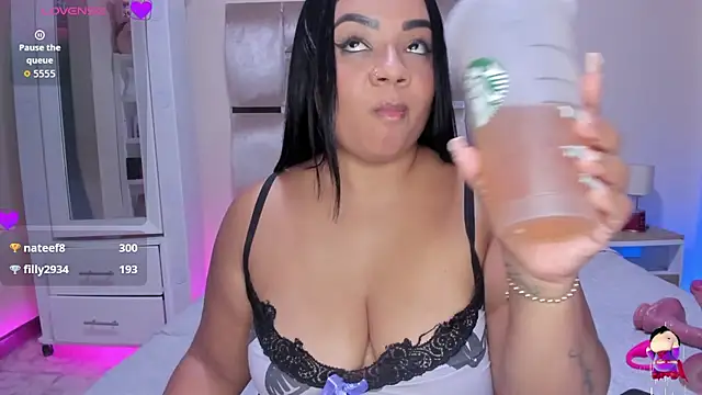 แชท XXX สดของ MelanyShayk