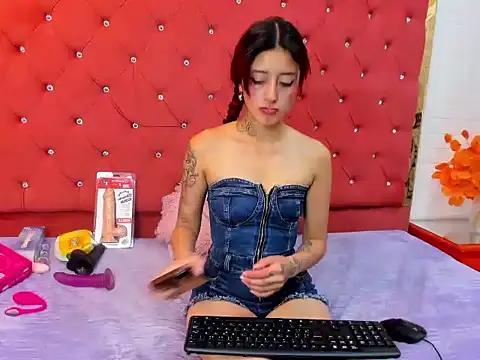 XXX chat uživo modela Melaniefire_