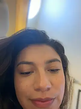 צ'אט XXX בשידור חי של CocoaGigiMuse