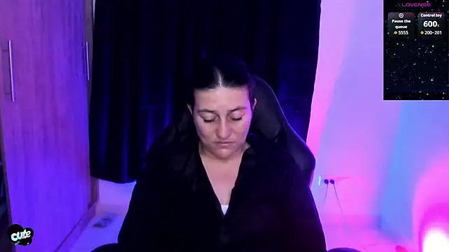 Saskyaa: απευθείας συνομιλία ΧΧΧ