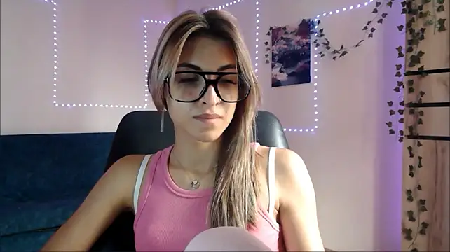 Rossy_Vega Chat XXX in diretta