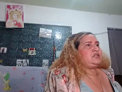 Perla1981--'s Live XXX Chat