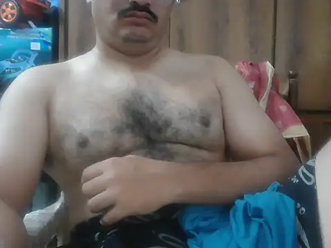 naughtymike0007 Adlı Modelin Canlı XXX Sohbeti