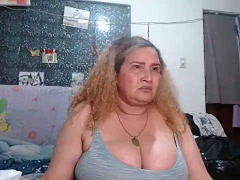 Perla1981-- Chat XXX live