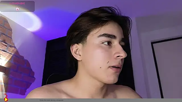 Connorr_01 élő XXX-chatje