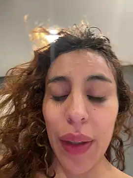 Chat XXX en directo de Katee_Jones
