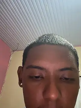 Nuneszs17 Live XXX-Chat