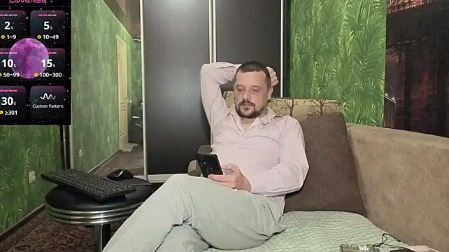 DanielOhCool: онлайн-секс-чат