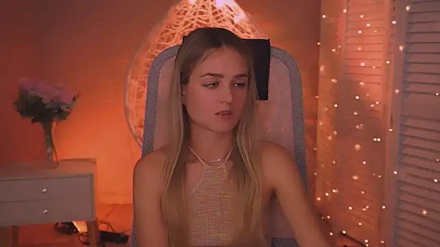 Chat +18 de DeboraLarson ao vivo